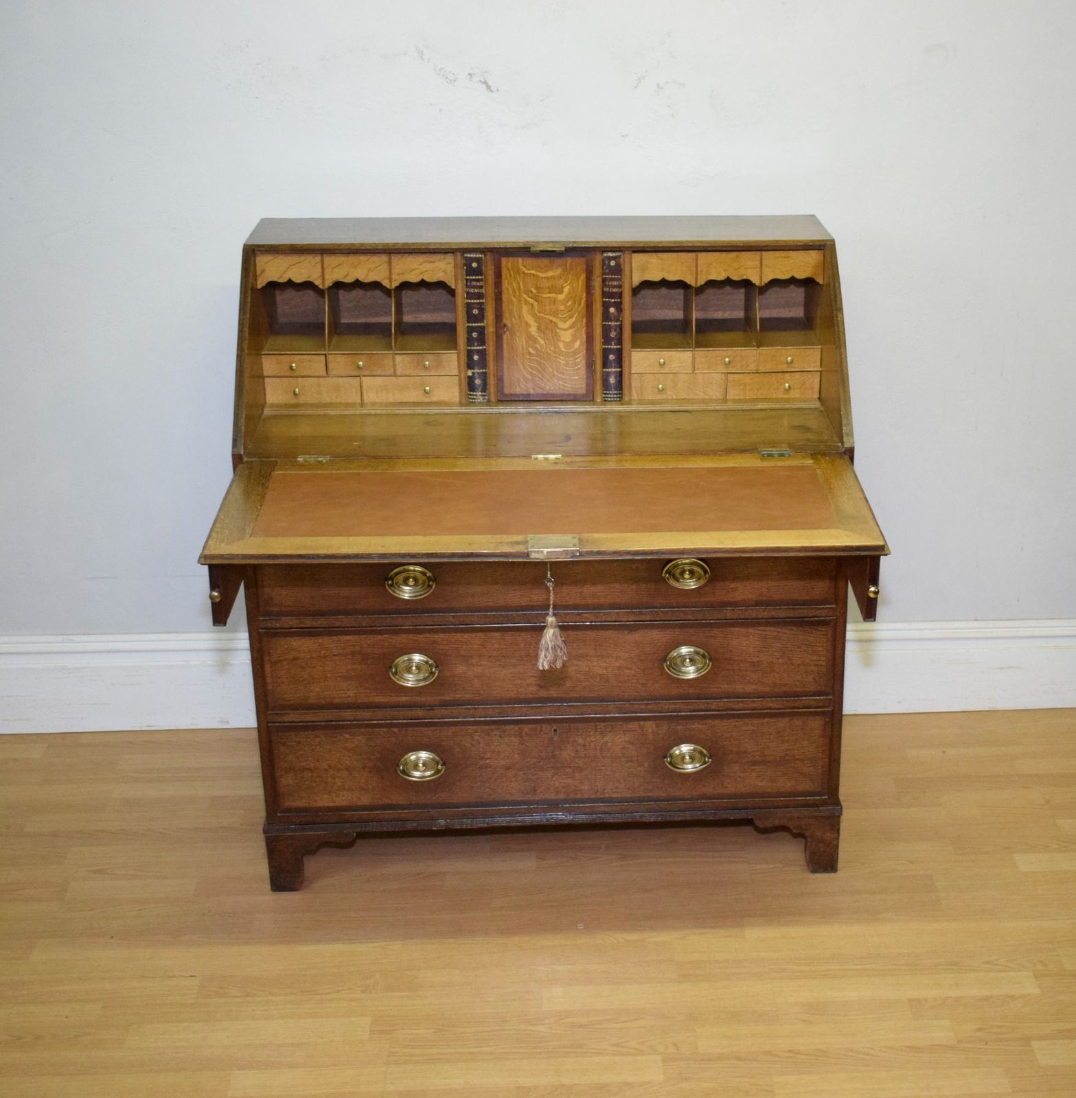 1685.0 Georgian Period Oak Bureau, 1700s photo