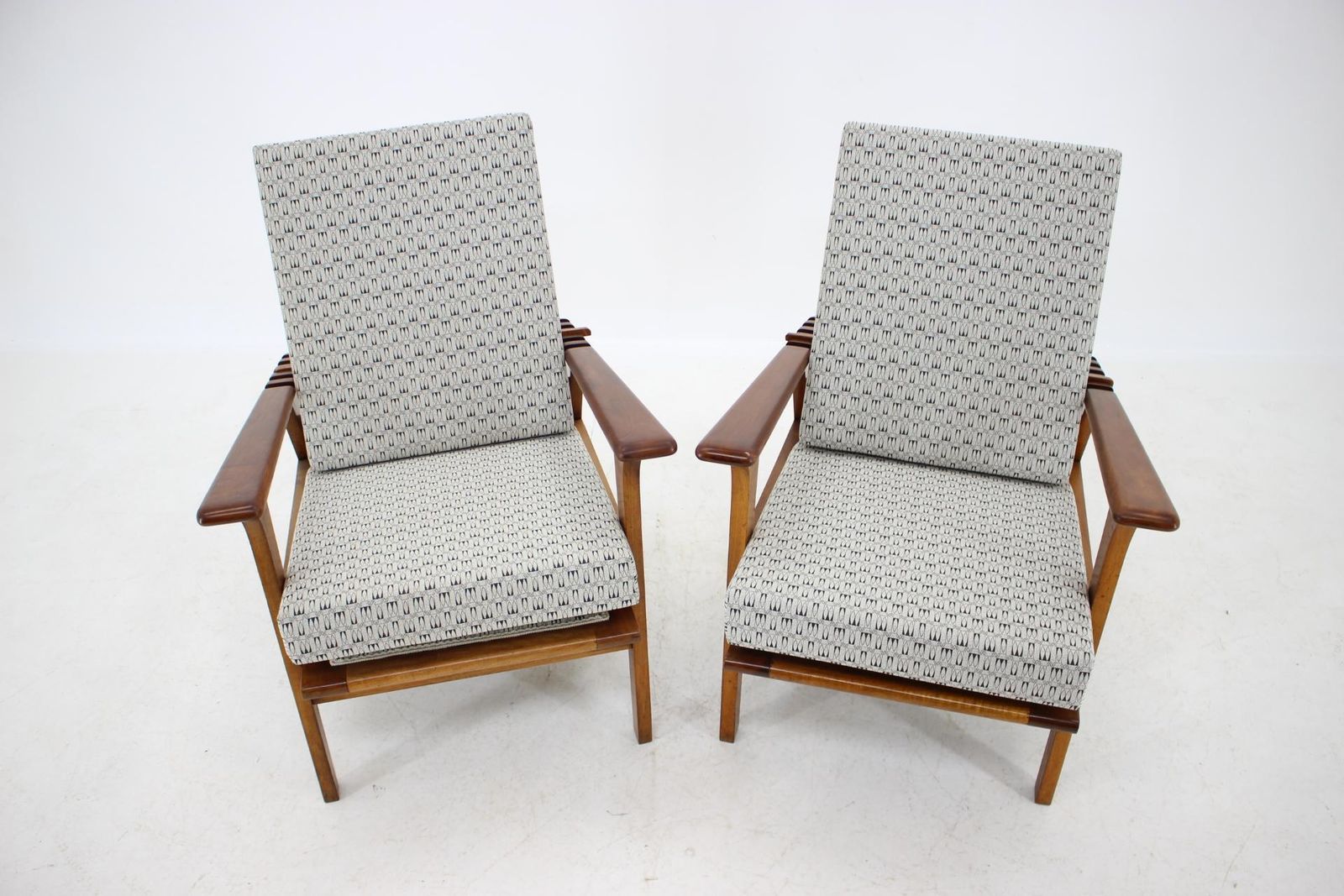 photo buy 1930s Pair Of Antonin Heythum Very Rare Armchairs And Stools, Czechoslovakia