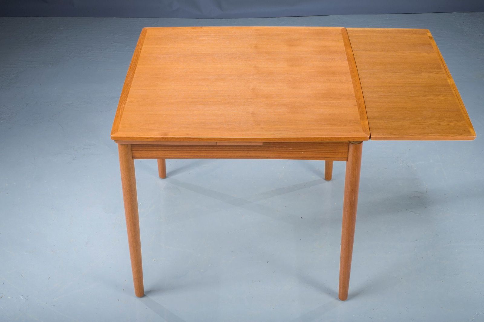 Danish Extendable Teak Side Table By Poul Hundevad For Hundevad & Co., 1960s photo vintage