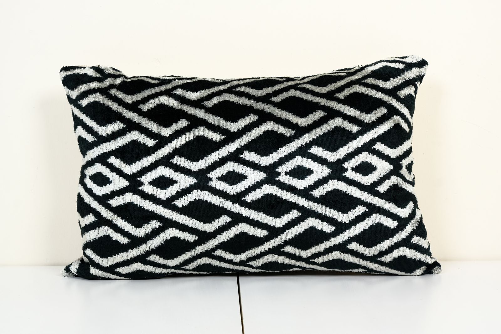 Ikat Velvet Pillow Cover, Black And Beige Silk Ikat Pillow, Handmade Silk Ikat Pillowcase, Chain Design Uzbek Throw Pillow