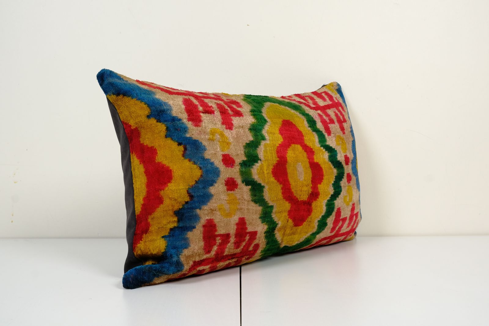 16" X 26" Yellow Velvet İkat Pillow,Handmade Patchwork Decorative Pillow, Silk İkat Velvet Modern Soft Decorative Pillow For Couch photo Textiles
