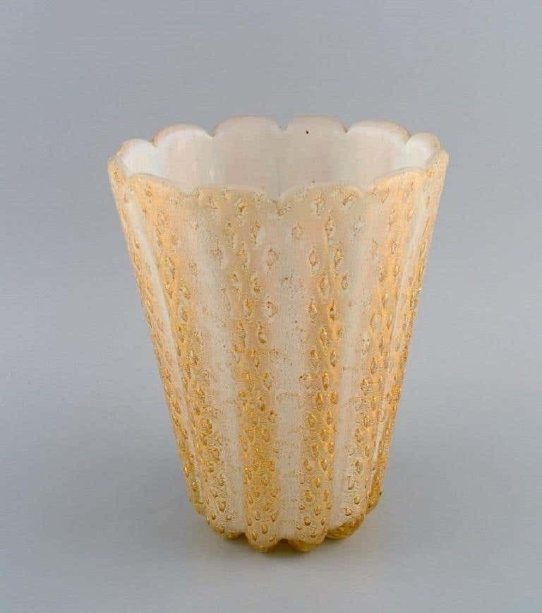 Barovier And Toso, Venice. Large Vase In Mouth Blown Art Glass. 1960s photo furniture