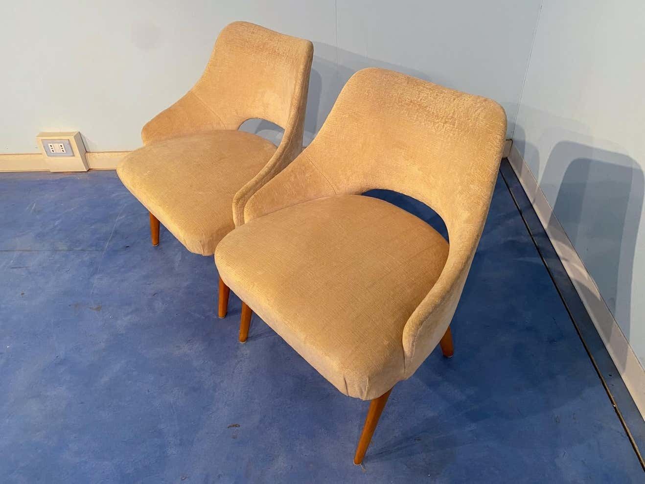 A Couple Of Italian Mid Century Bed Chairs In Yellow Velvet By Vittorio Dassi photo 1422.0