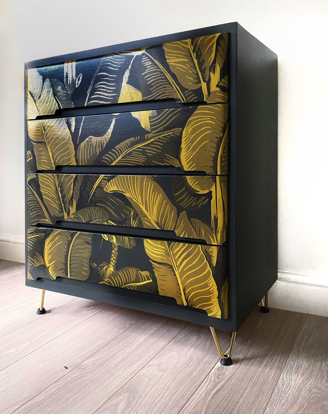 Mid Century Modern Chest Of Drawers With Gold Hairpin Legs photo 525.0