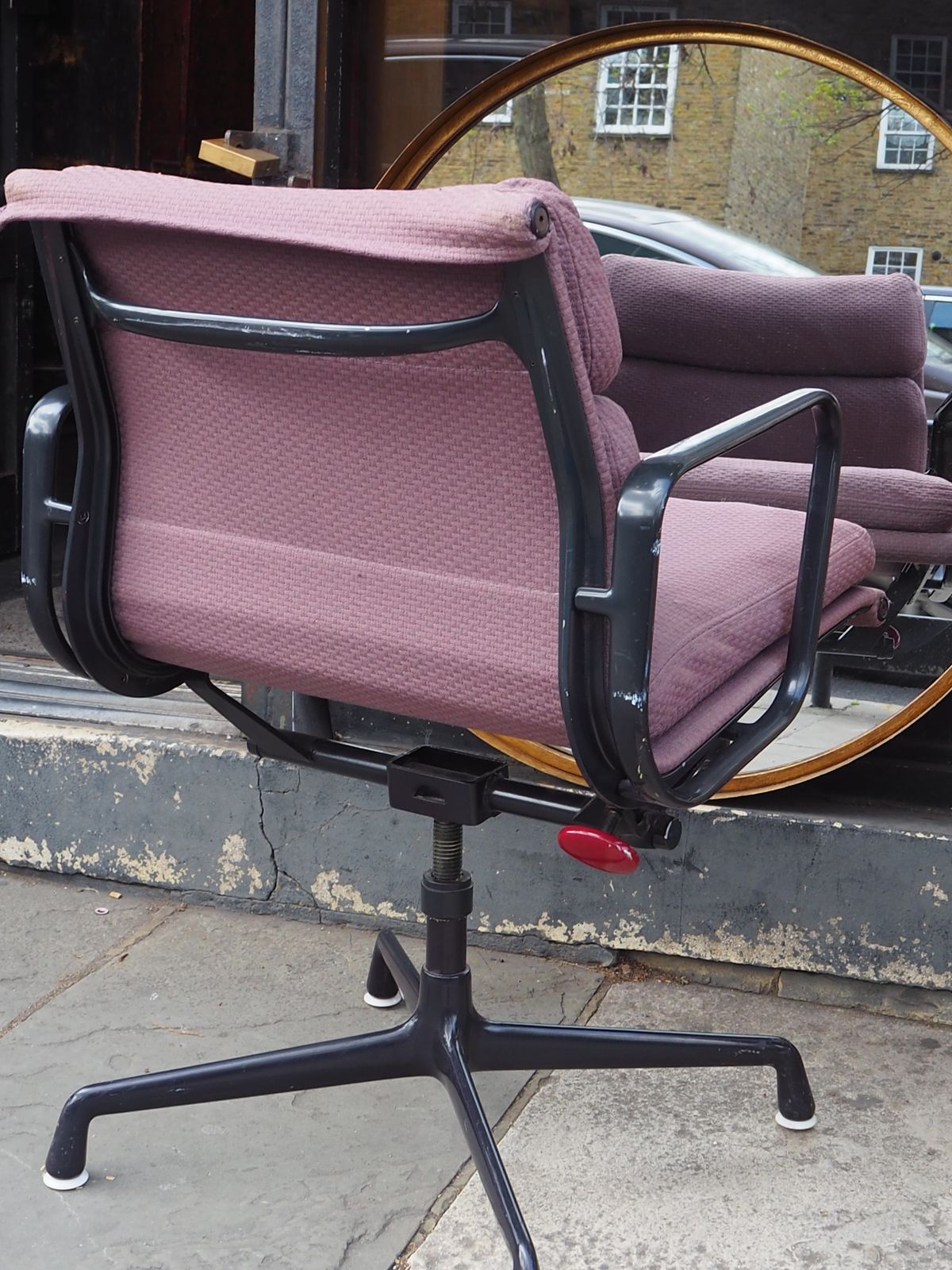 Herman Miller Softpad Management Chair photo 545.0