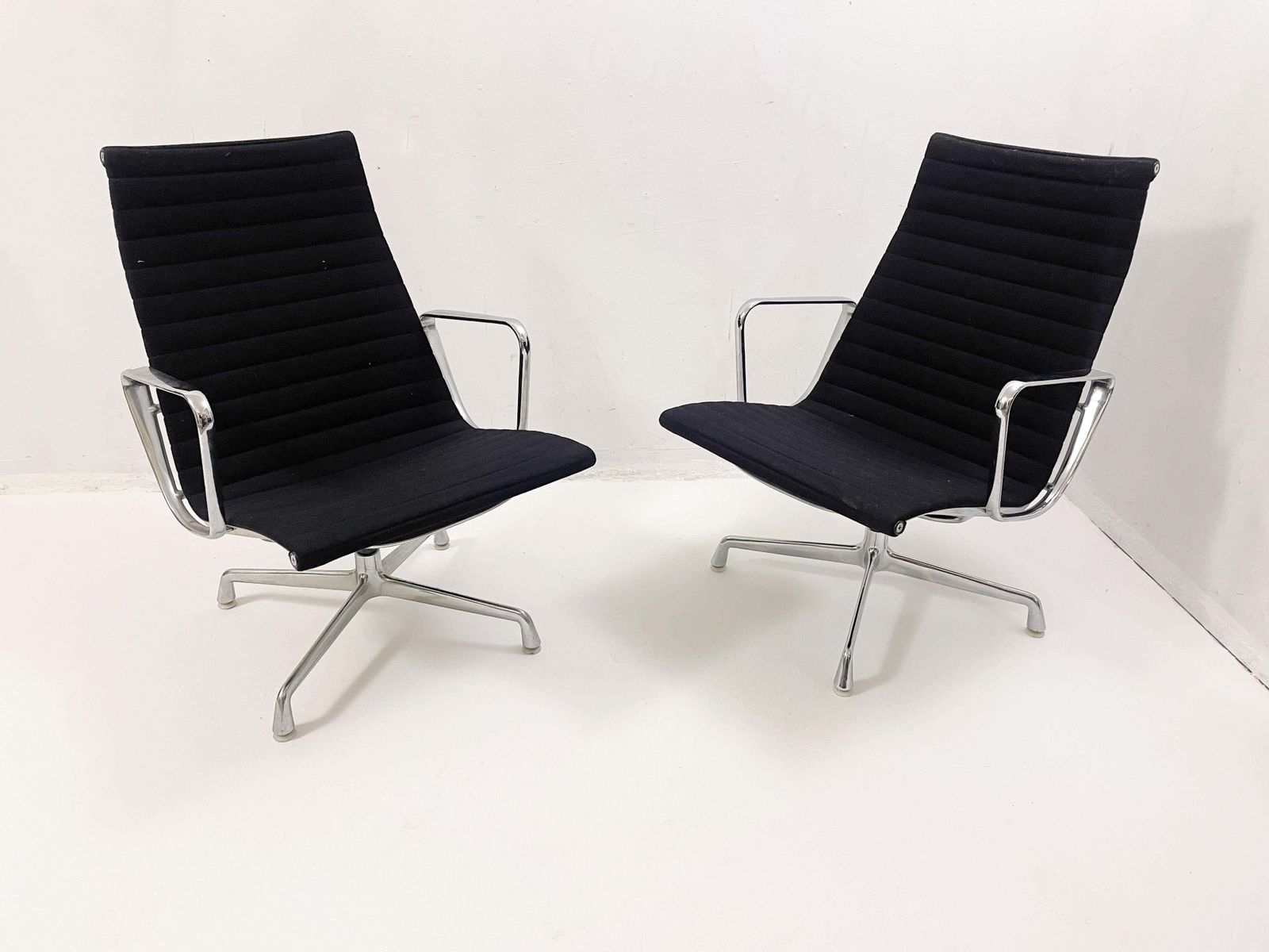 Eames Desk Chair Ea 117 By Herman Miller, 1990s   3 Available photo vinterior