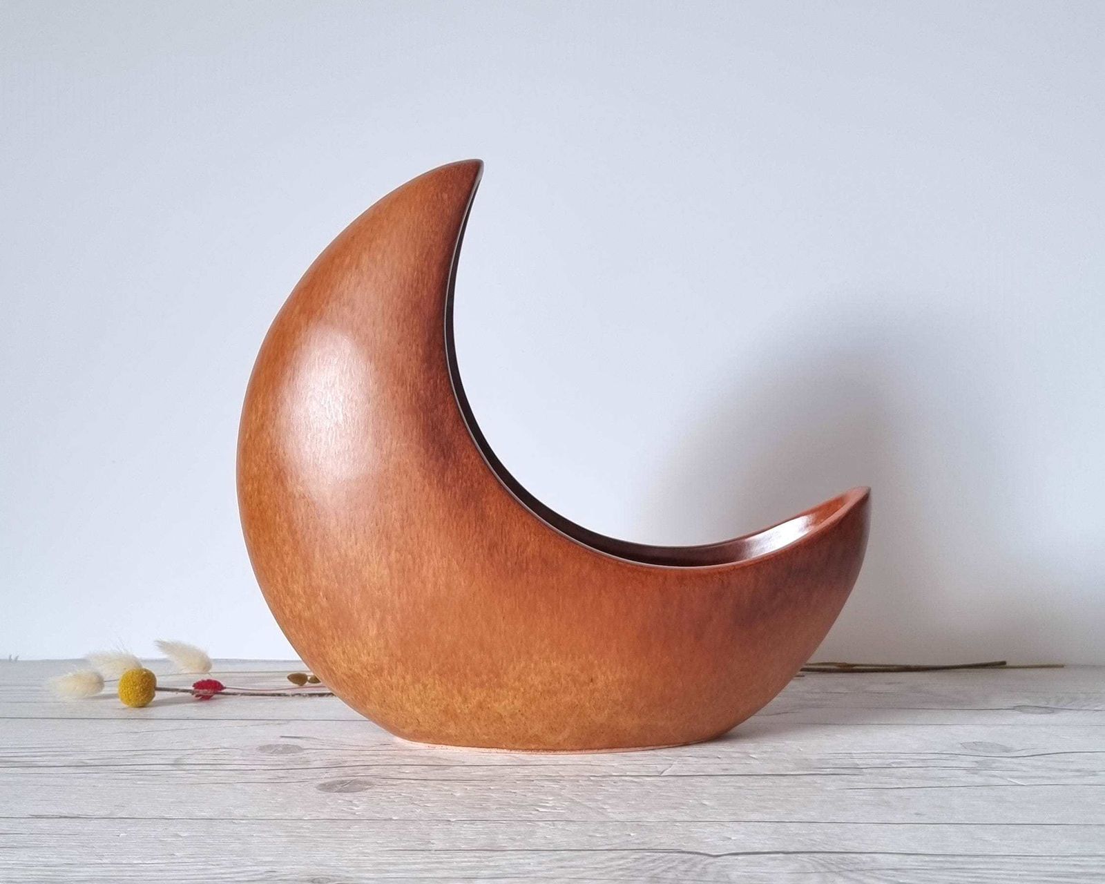 Bertoncello, Mottled Tobacco Tan Glaze, Modernist Crescent Moon Sculptural Planter Vase, 60s 80s photo furniture
