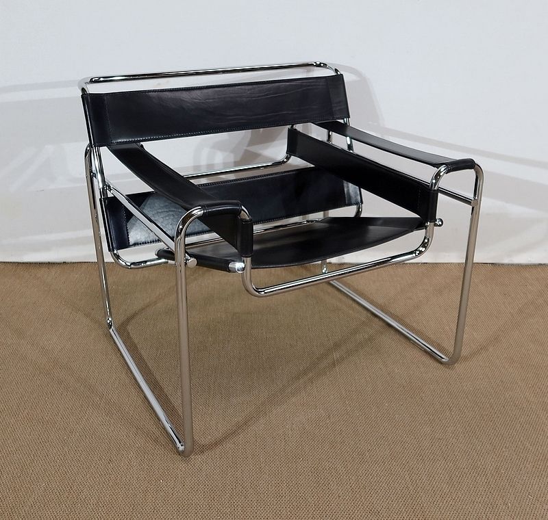 Pair Of Important Wassily B3 Armchairs By M. Breuer, Early 20th Century photo vinterior
