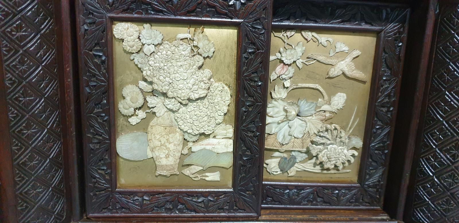photo vinterior Large Meji Period Shibayama Cabinet