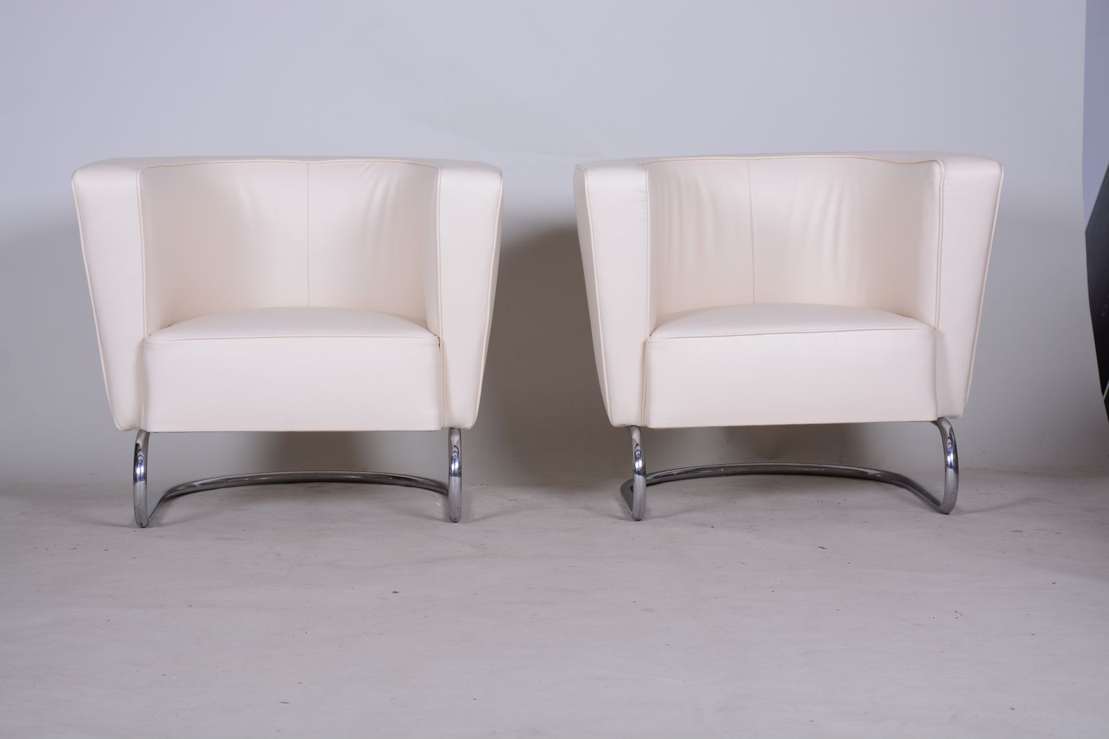 White Leather Halabala Armchairs Made In 1930s Czechia   Fully Restored photo 4176.0