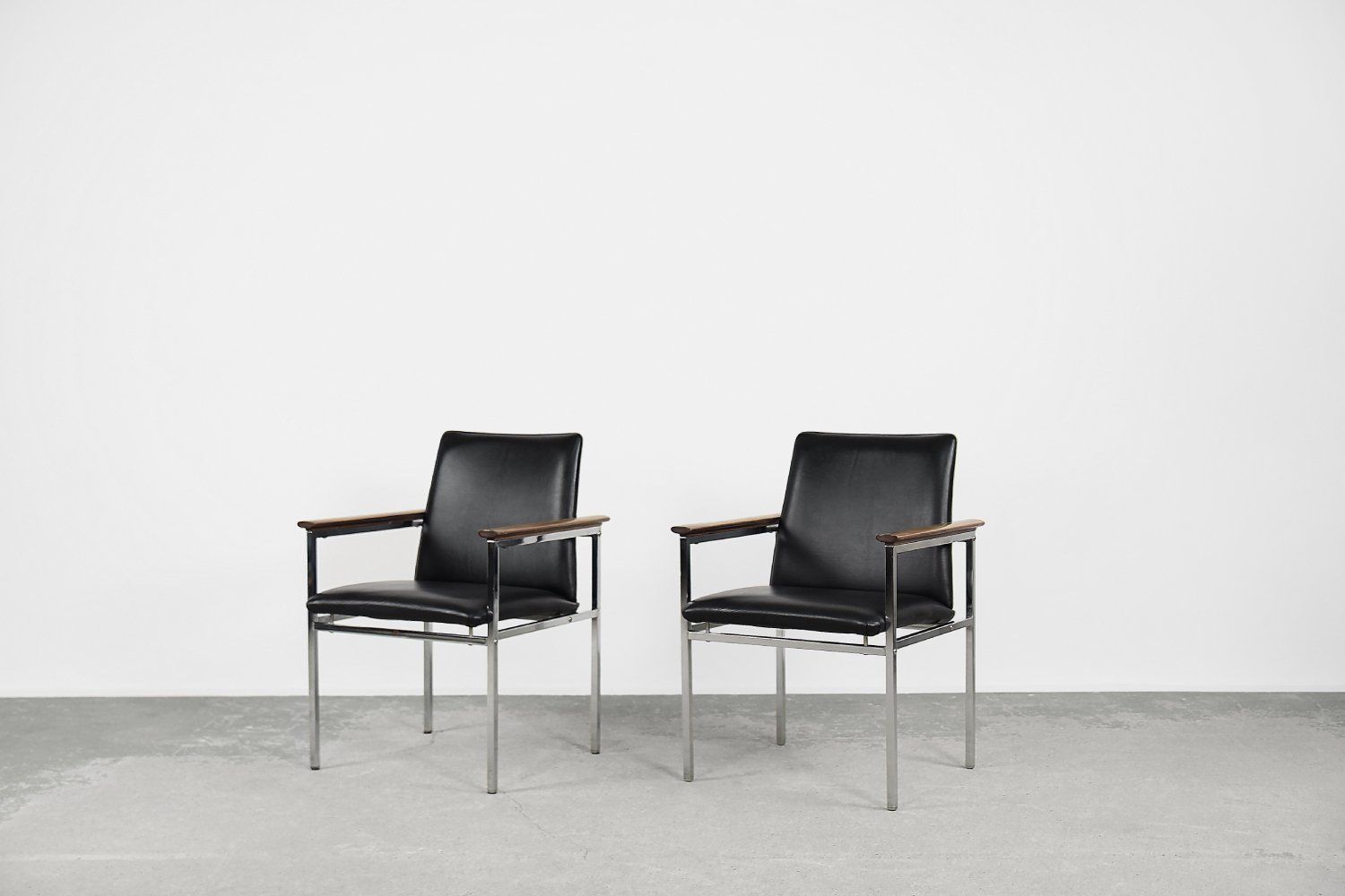 Mid Century Scandinavian Black Leather Armchair By Sigvard Bernadotte For France & Søn, 1960s, Set Of 2