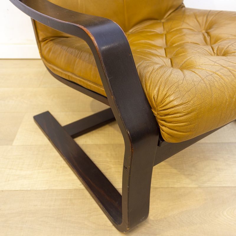 450.0 Vintage Teak And Leather Danish Cantilever Armchair, 1970s photo