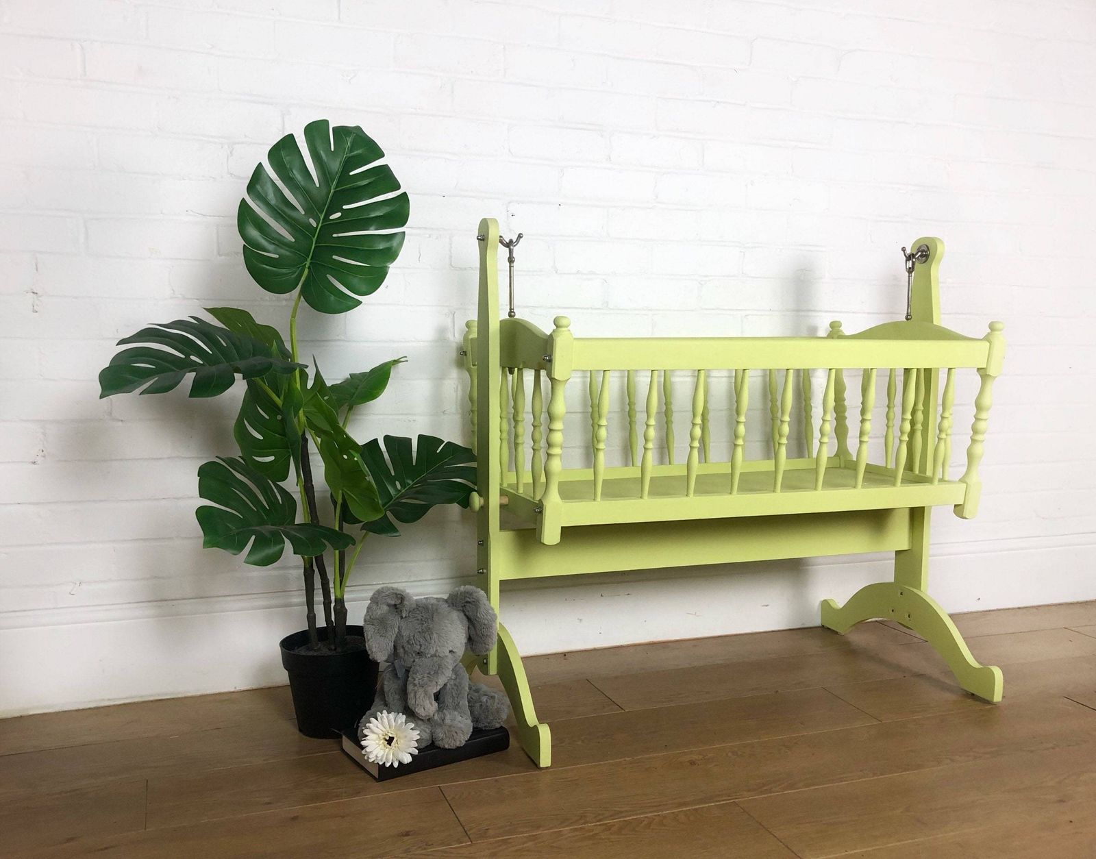 Full Size Swinging Crib In Citron Yellow For Dolls & Teddies photo vintage