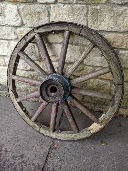 12 Spoke Cartwheel With Metal Rim photo Garden Decor
