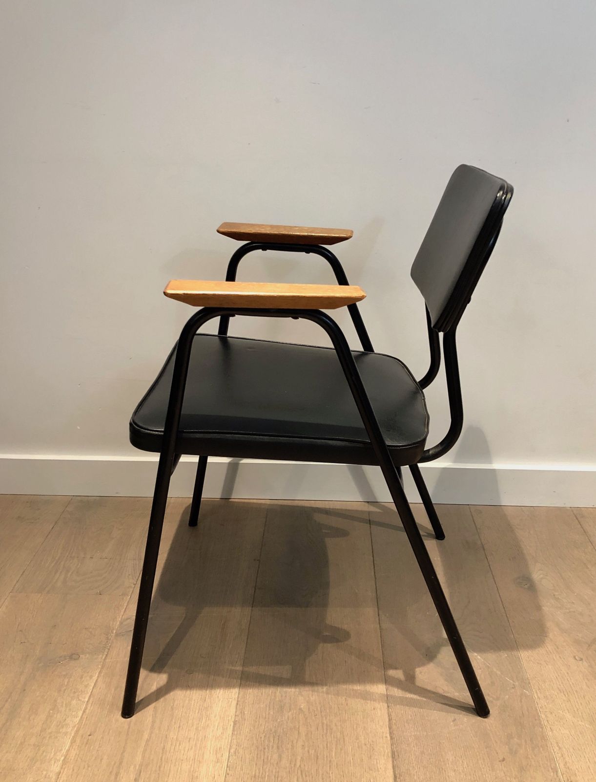photo vintage Pair Of Black Lacquered Armchairs By Willy Van De Meeren, Circa 1950
