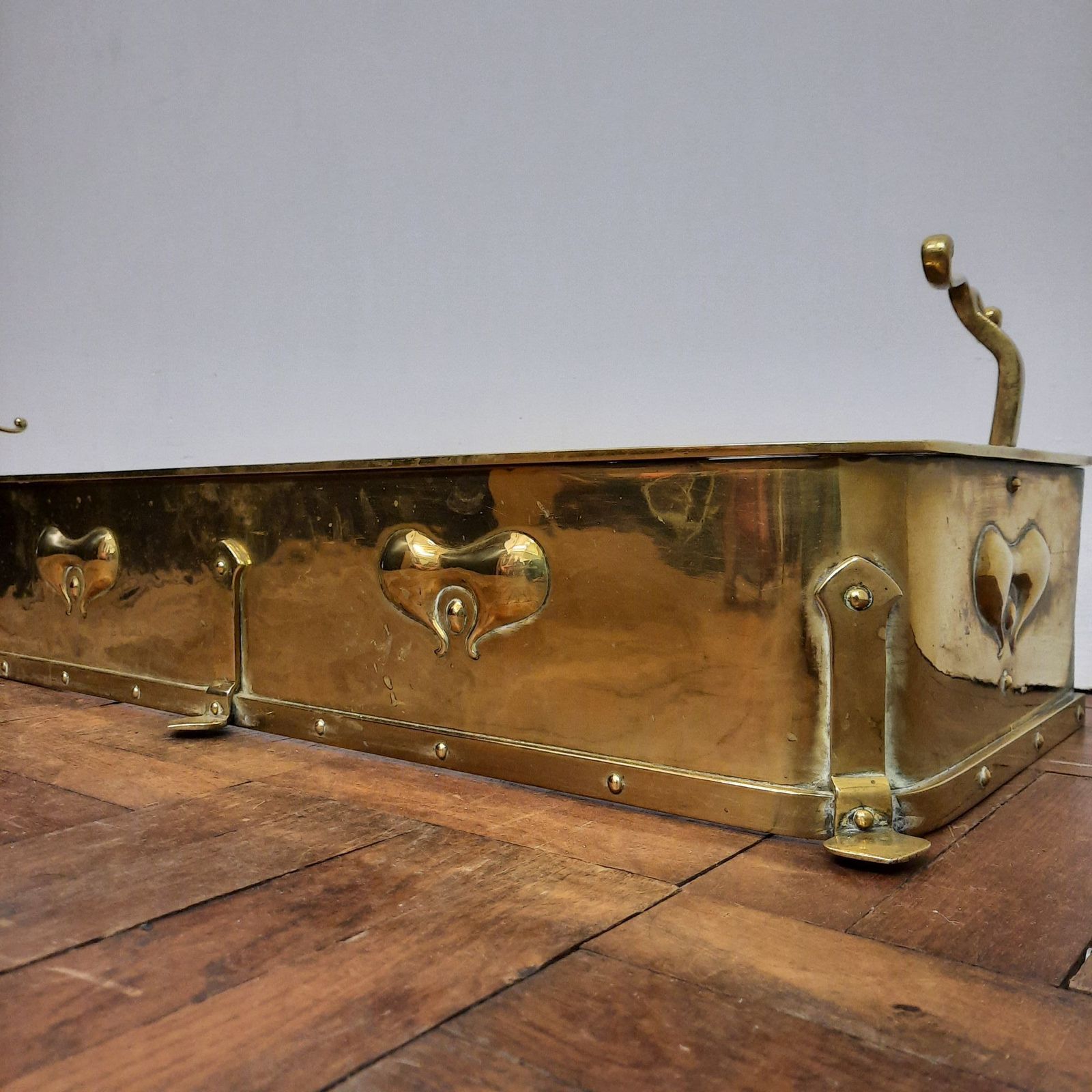 Arts & Crafts Brass Fire Fender photo vinterior