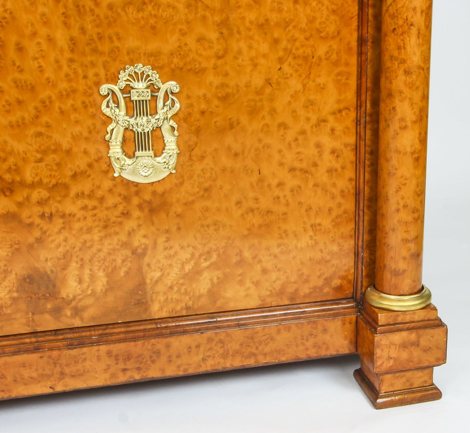 photo vintage Antique French Charles X Burr Maple And Ormolu Bookcase Circa 1820 19th C