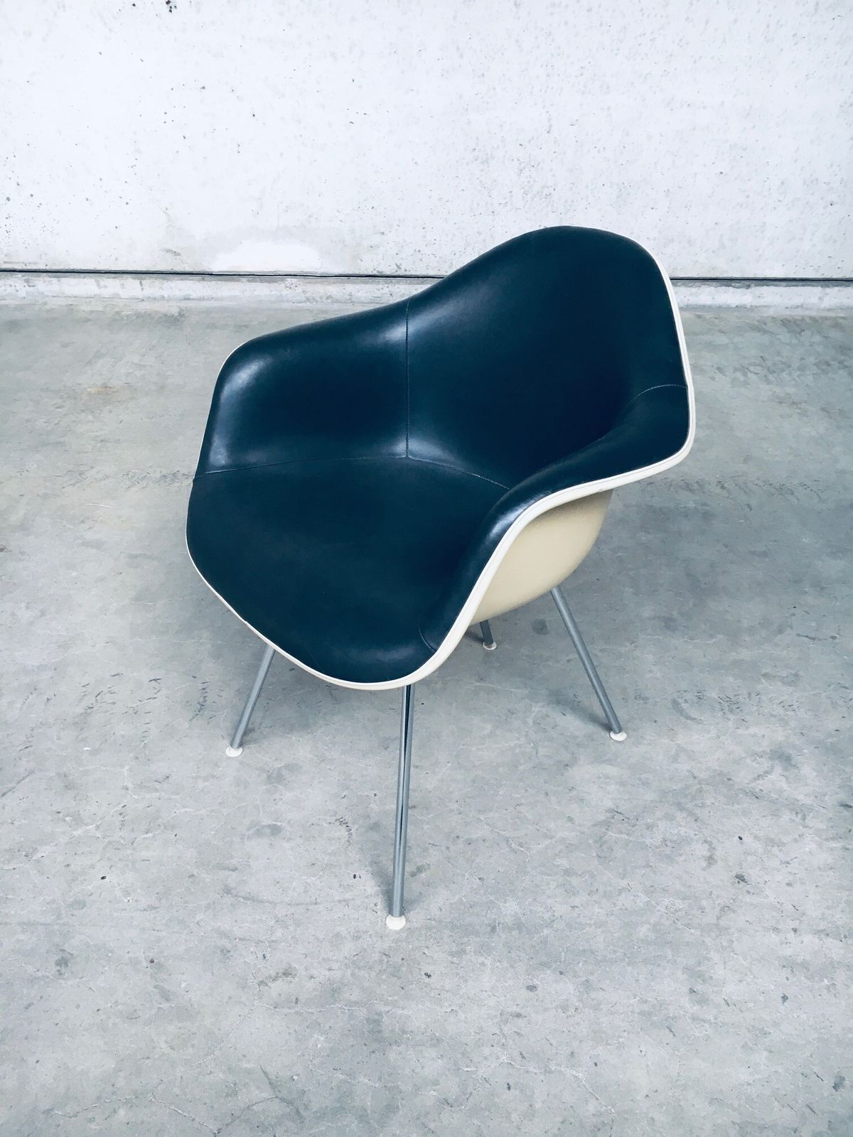 Mid Century Zwartleren Dax Fauteuil Van Charles En Ray Eames Voor Herman Miller, Ca. Jaren 1960 photo Meubels