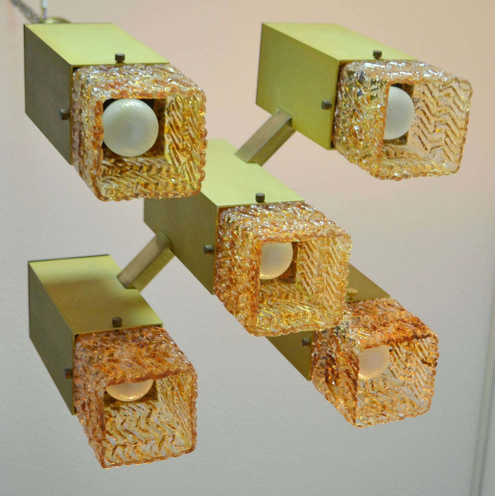 photo furniture Cubic Sciolari Chandelier In Amber Glass And Metal