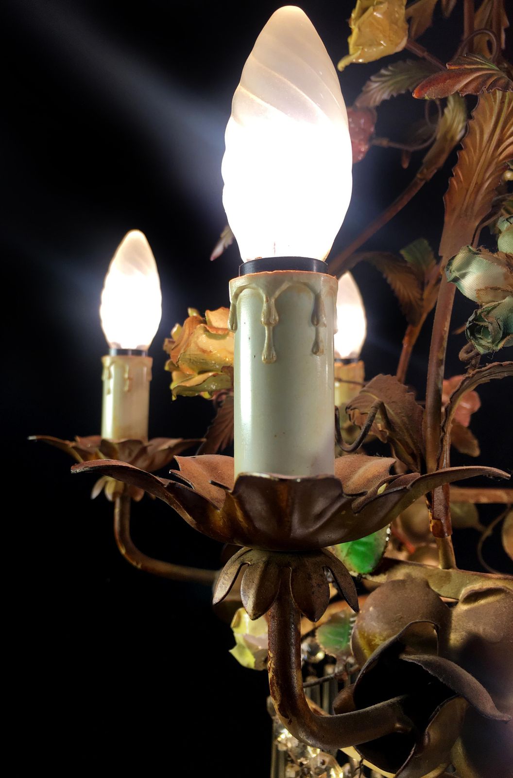 Lighting Mid 20th Century Fine Italian Chandelier, Murano, 1940 photo