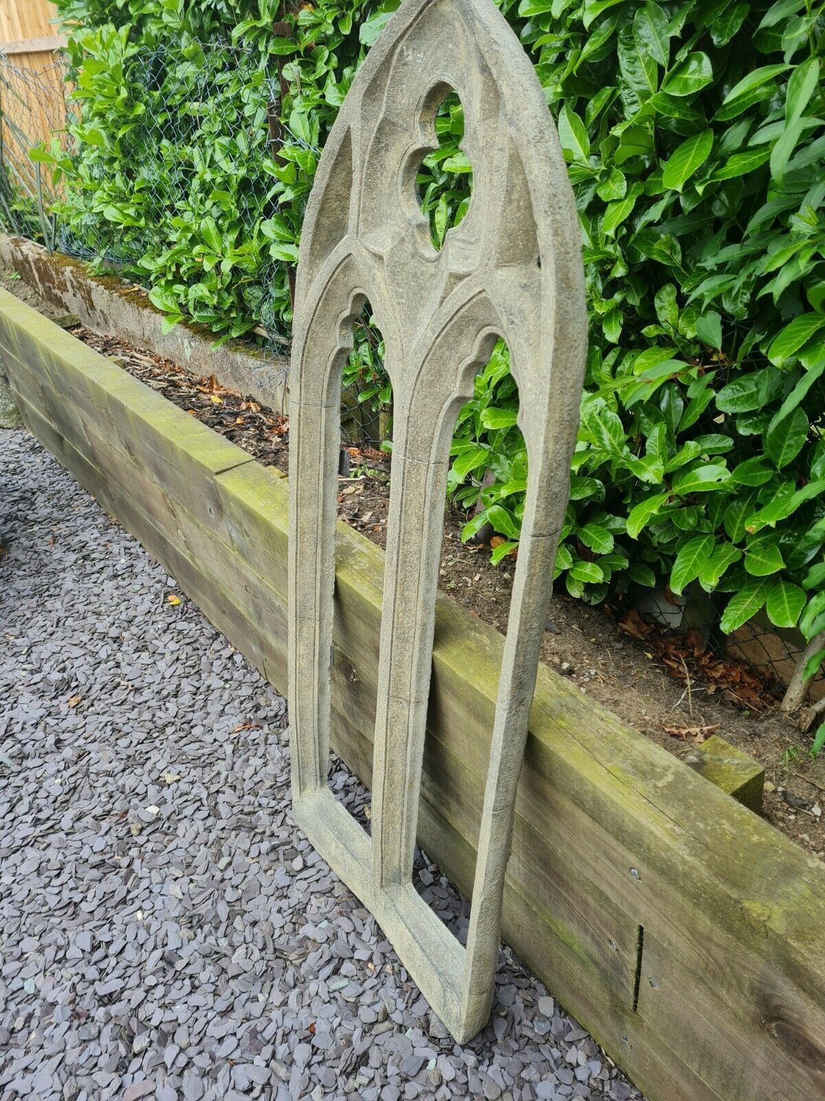 Superb Cathedral Arch Vintage Green Garden English Stone   Delivery Available Via Our Specialist Sister Courier Company 0087. photo Garden Decor