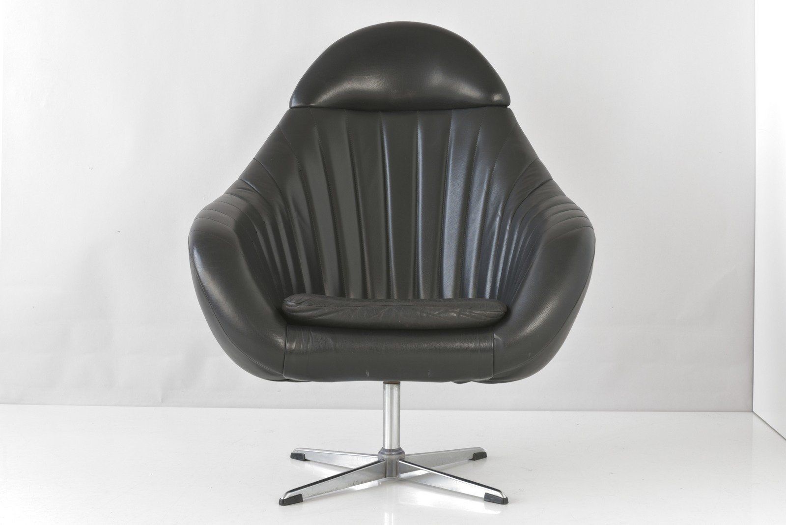 Dutch Swivel Bucket Chair In Leather, 1960