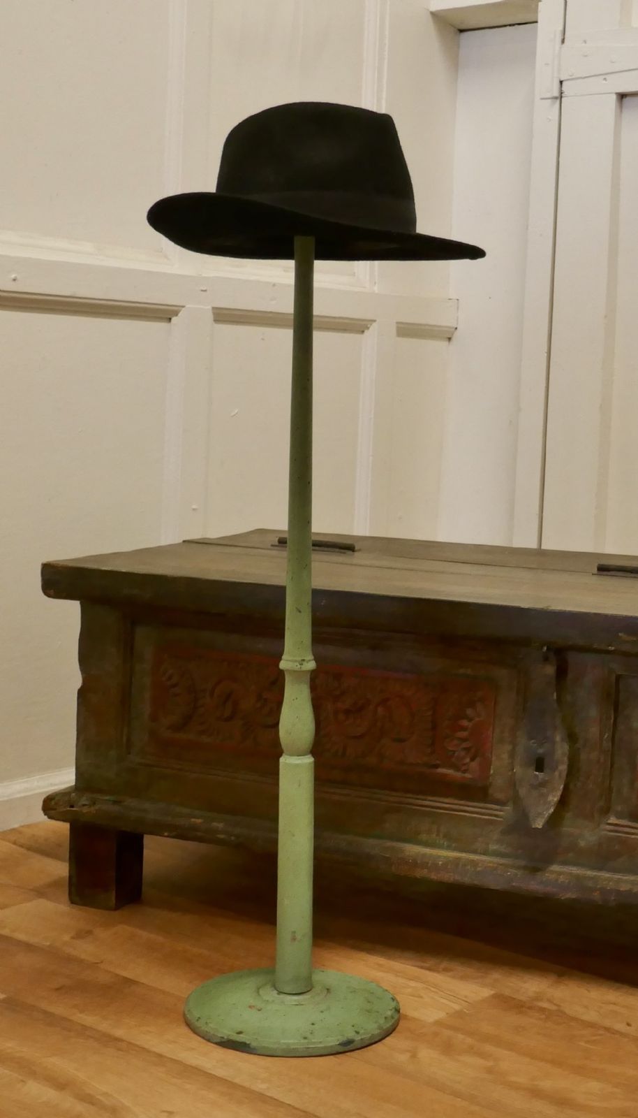 Very Tall 19th Century French Shabby Original Painted Hat Stand, photo 270.0