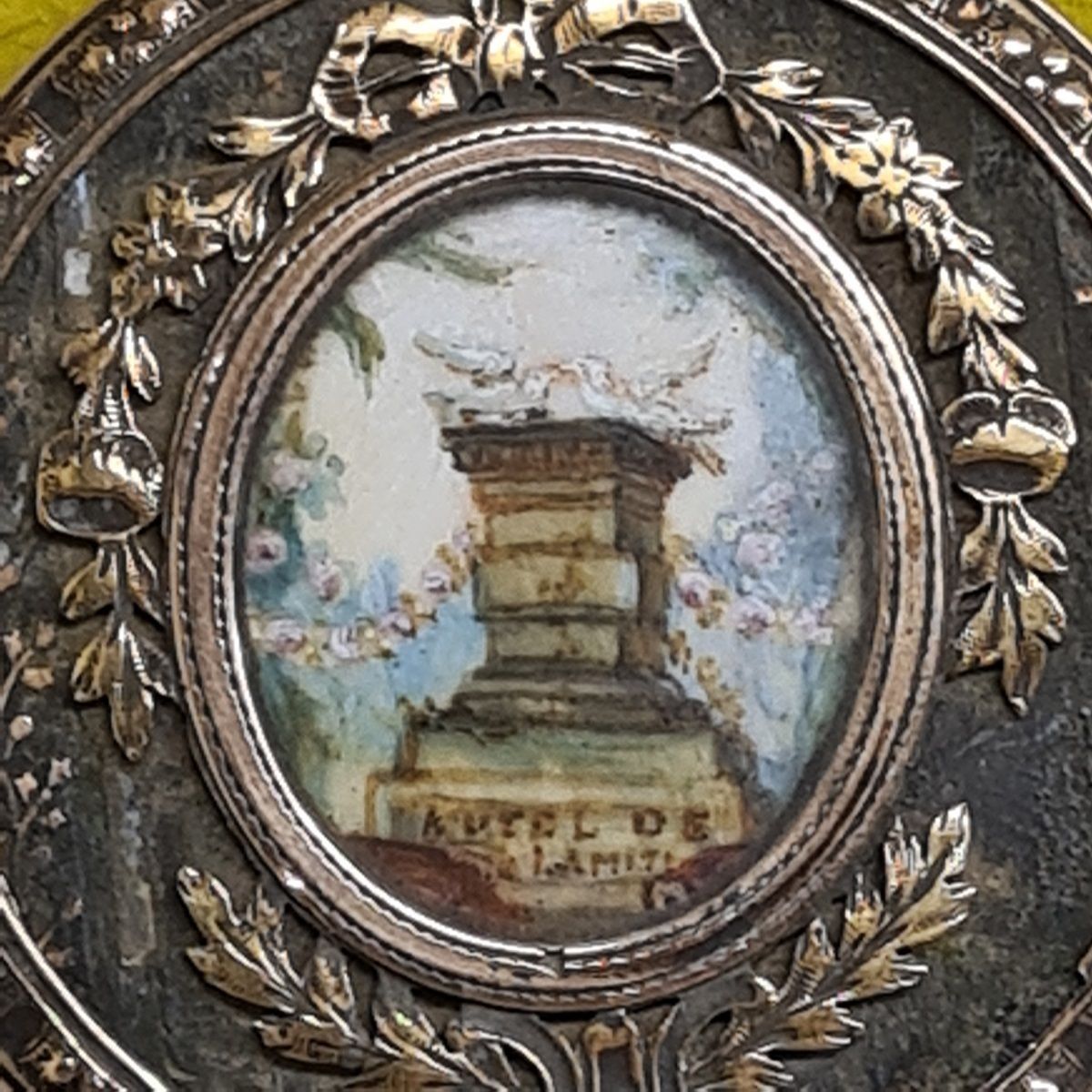French Louis XV Gold And Tortioseshell Snuffbox, 18th Century. photo for sale
