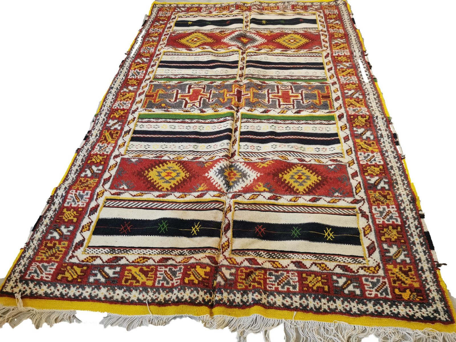 Traditional Handmade Moroccan Berber Rug Made Of Camel Hair Genuine Berber Carpet photo furniture