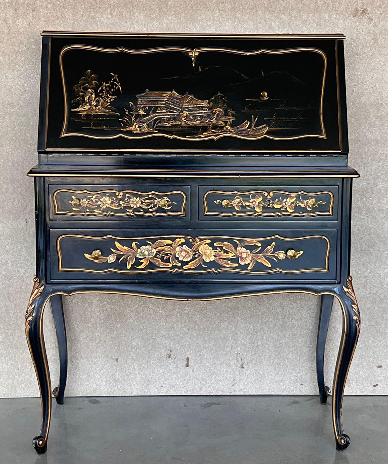 Bureau à abattant de style Chippendale en bois laqué noir, vers 1900 photo furniture
