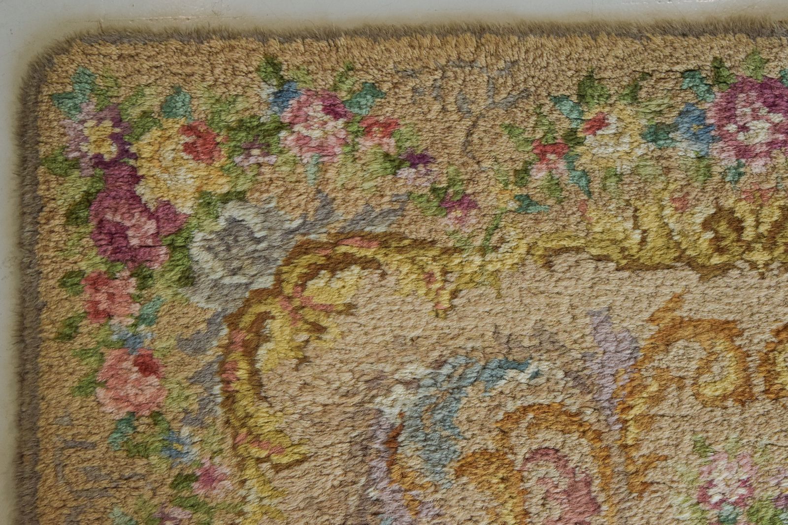 photo for sale Handgeweven Vintage Spaans Tapijt, Midden 20e Eeuw