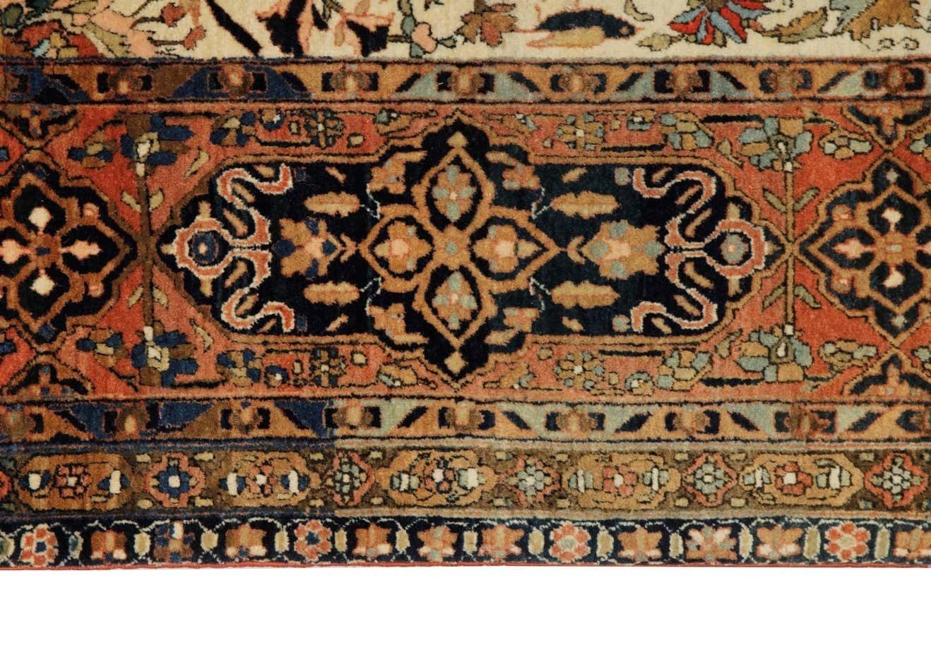 Traditional Carpet Vase Rug Hand Knotted Antique Living Room Rug photo for sale