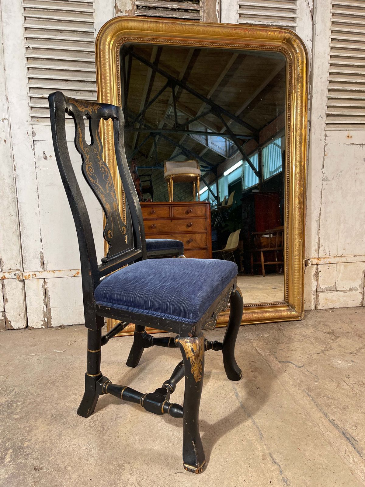photo furniture Rare Early Antique Queen Anne Jappened Side Chair Circa 1710