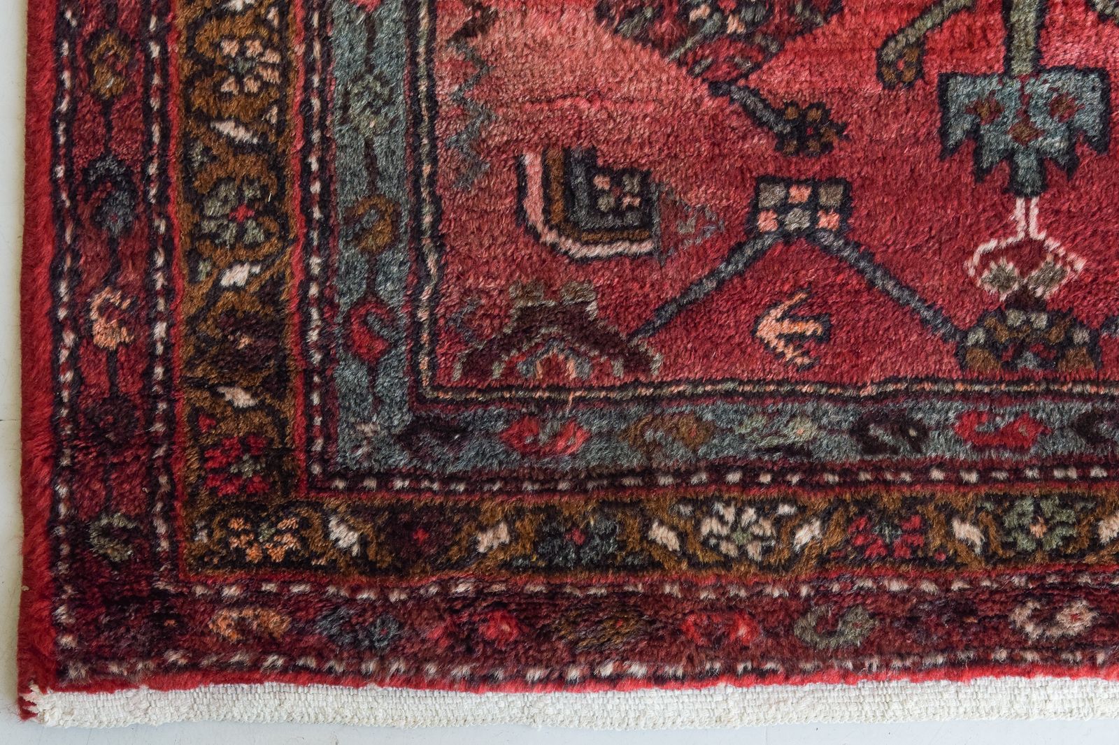 611.0 Handwoven Vintage Rug, Late 20th Century photo