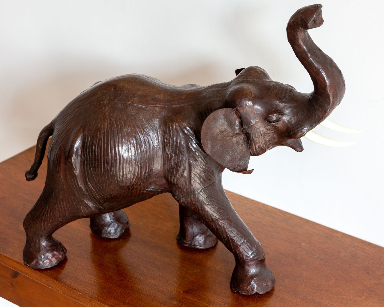 photo furniture Pair Of Vintage Mother And Baby Leather Elephant Statues Figurines Liberty Mcm