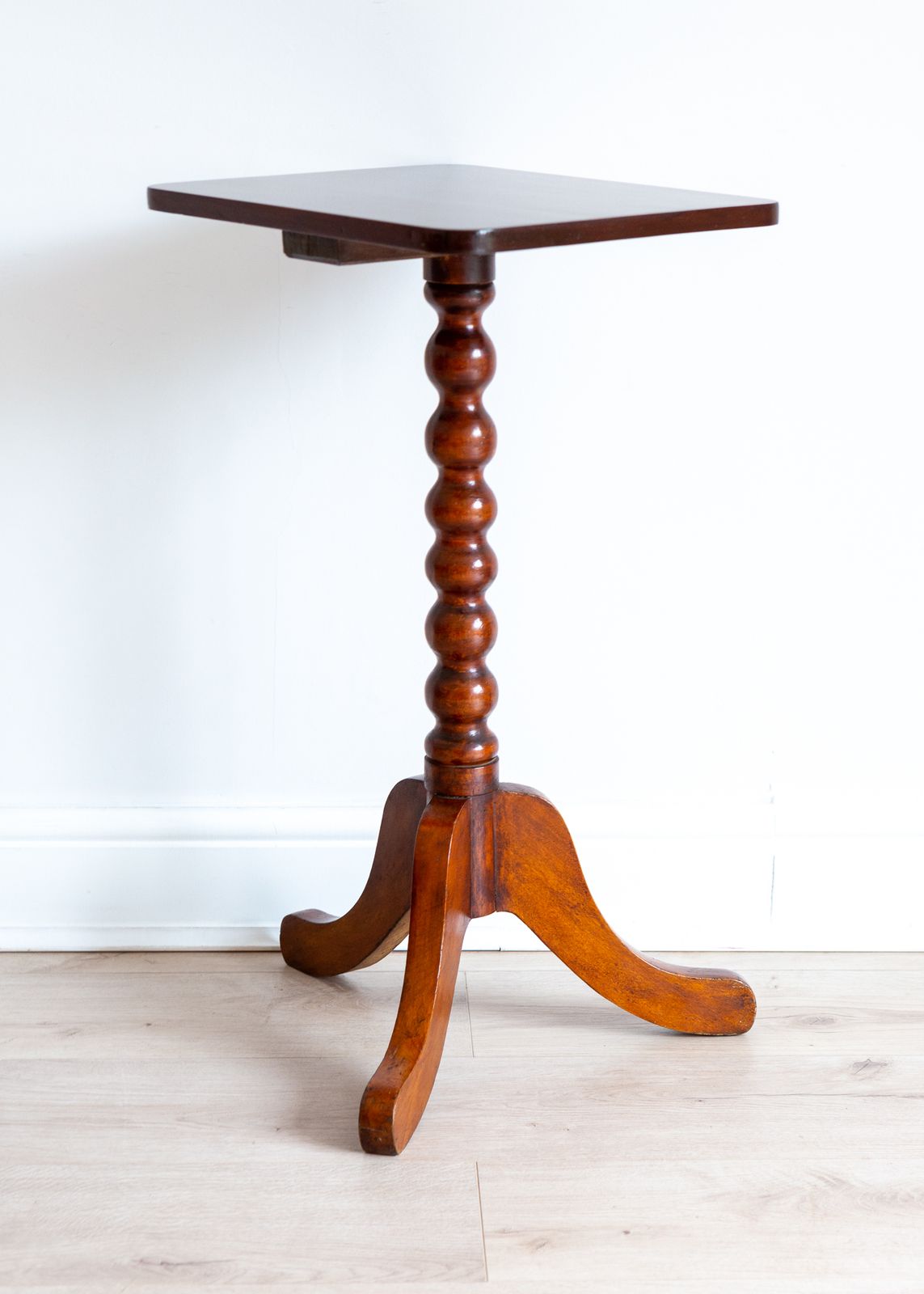 photo furniture Antique Georgian Mahogany Bobbin Turned Pedestal Tripod Wine Table Side Table