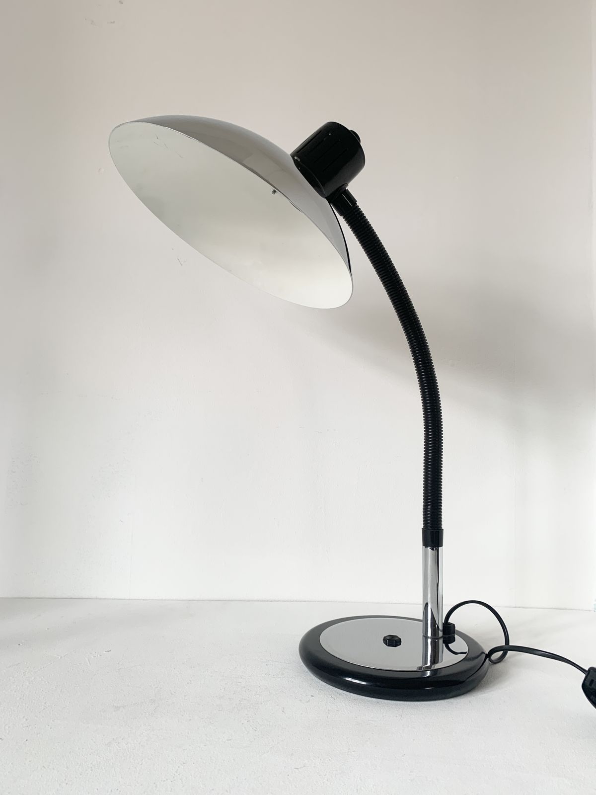 Vintage Mid Century Post Modern Ufo Saucer Black & Chrome Desk Lamp photo 175.0