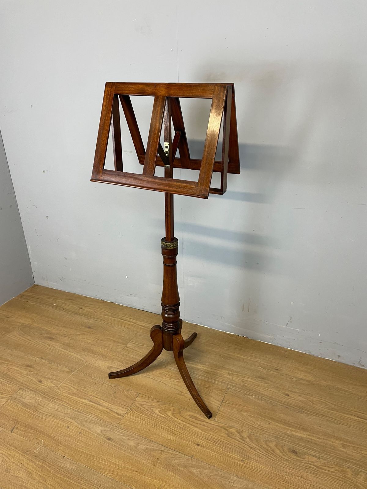 C19th Mahogany Duet Stand On Tripod Base