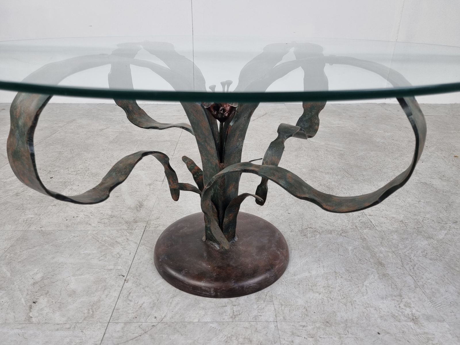Sculpted Steel Flower Coffee Table, 1970s photo vintage