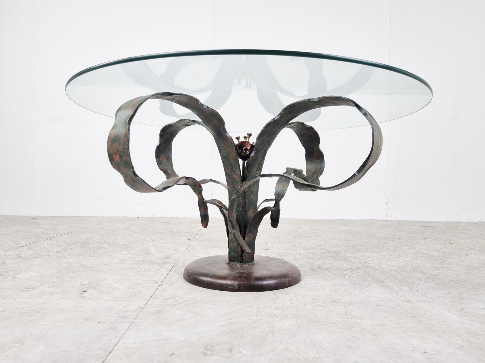 photo furniture Sculpted Steel Flower Coffee Table, 1970s