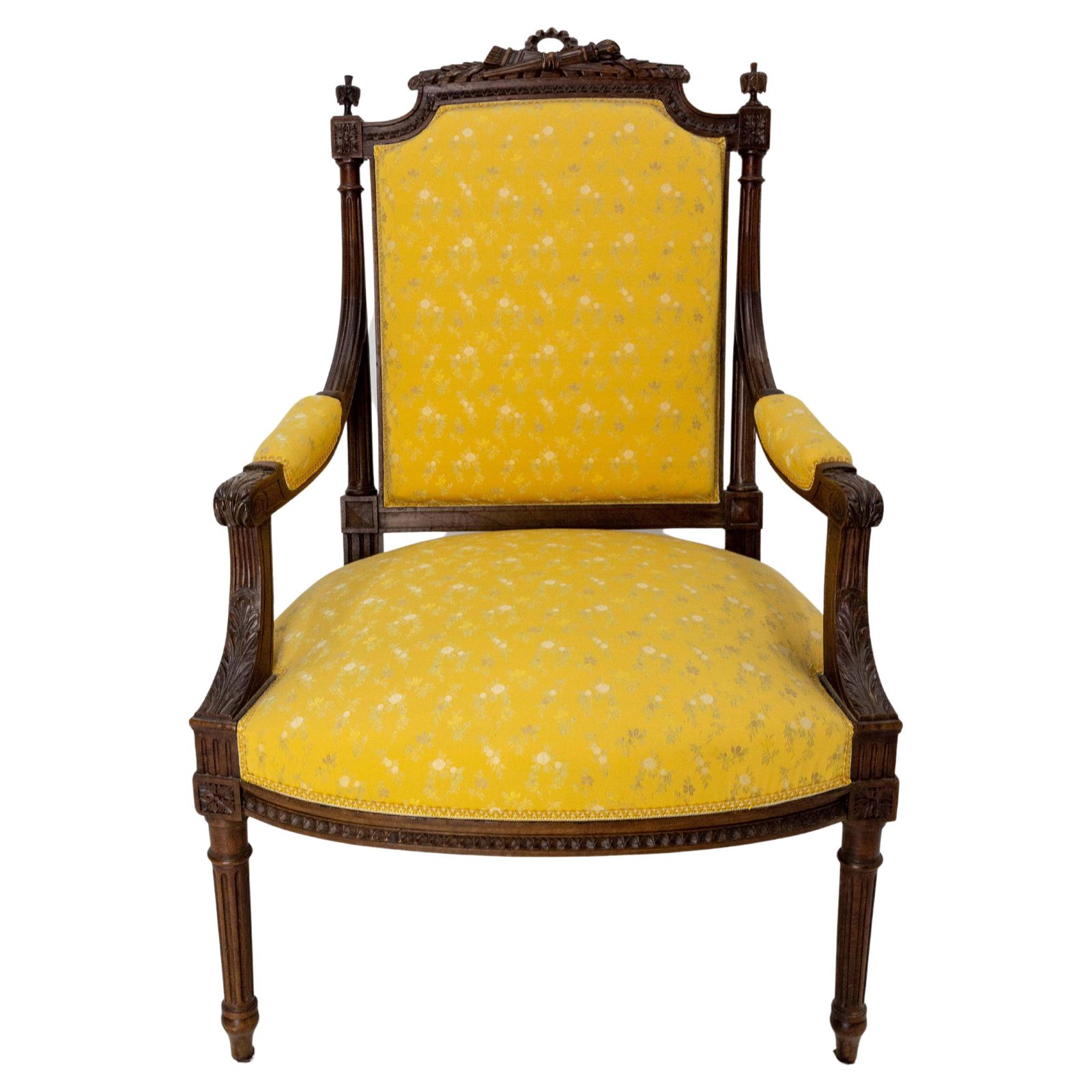Fauteuil Louis XVI en noyer, style revival, France, fin du XIXe siècle, à retapisser