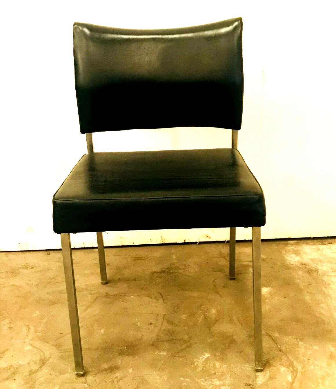 Suite Of Eight Vintage Chairs In Chrome And Faux Leather XX Century photo Furniture