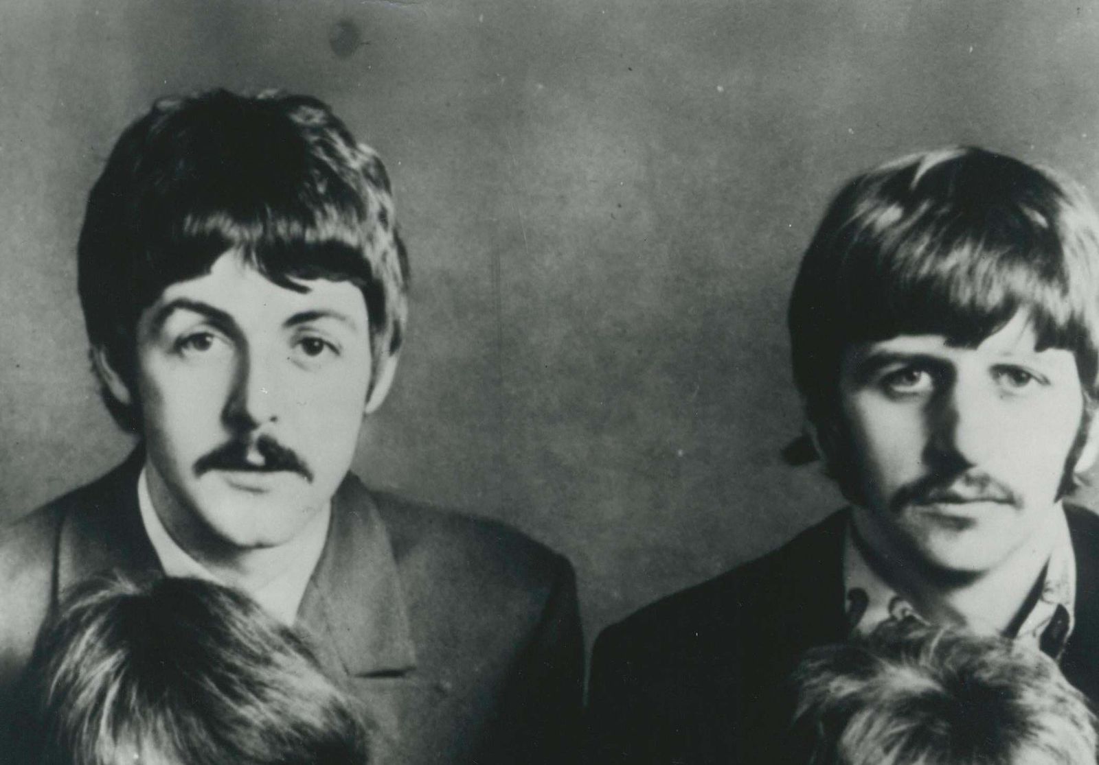 The Beatles, Black And White Photography, Studio Shoot, 1967, 20,2 X 15 Cm photo furniture