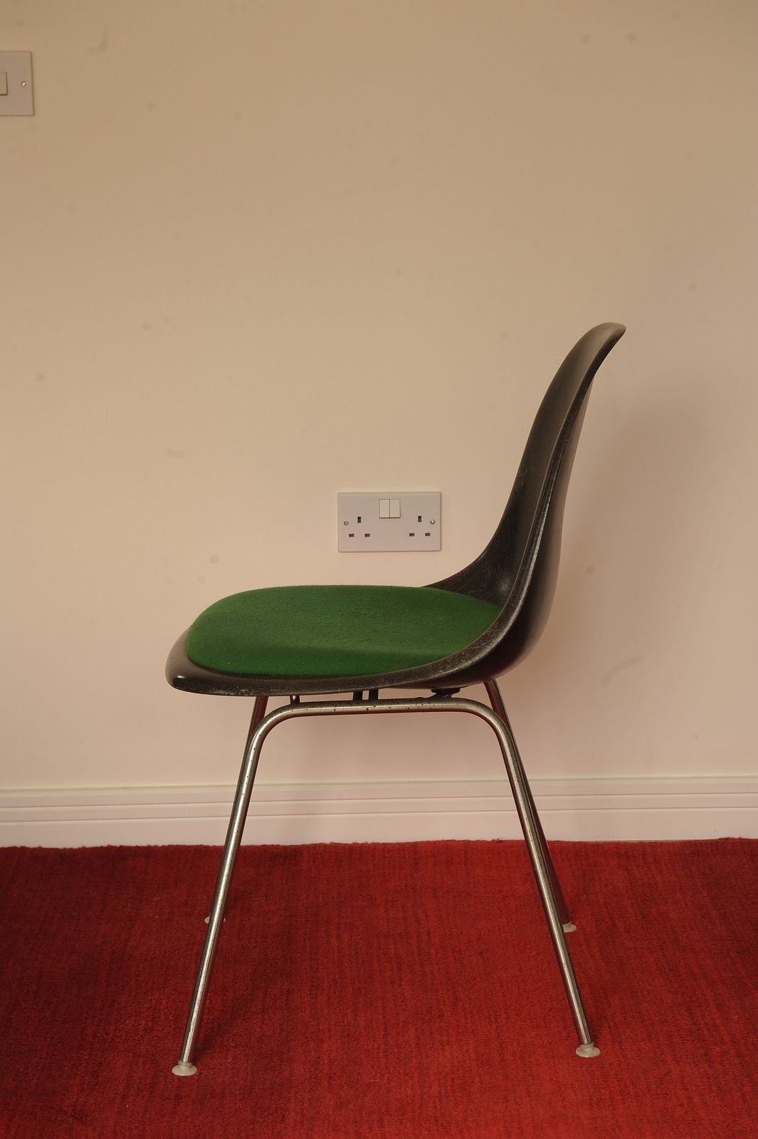 Charles & Ray Eames For Herman Miller Dss Fibreglass Upholstered Chair With Chrome Base Ol photo vintage