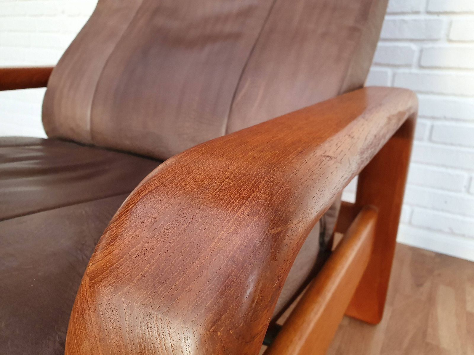 Danish Adjustable Lounge Chair, Hs Design, Nubuck Leather, Solid Teak Wood, 80s photo vinterior