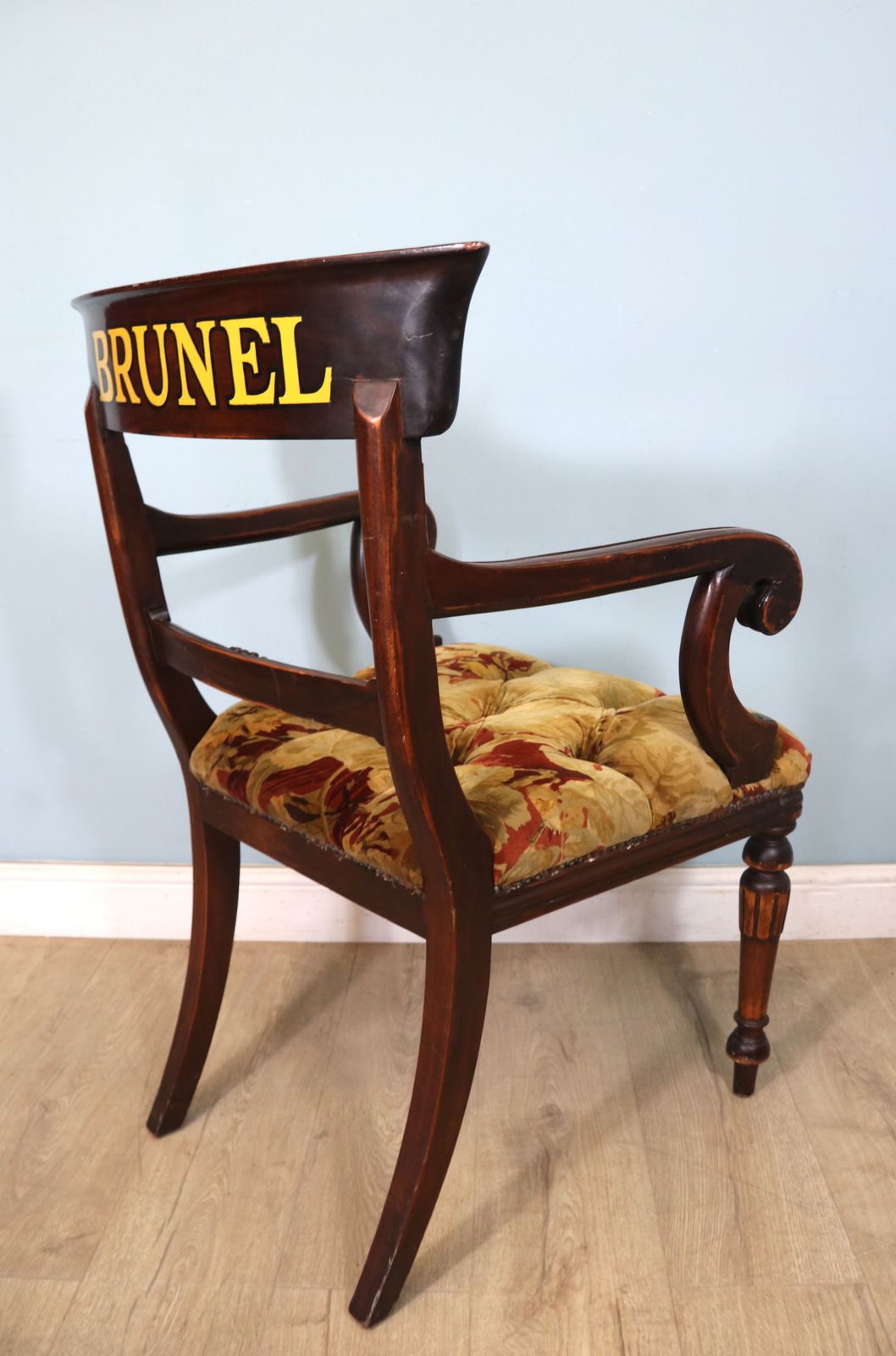 A Lovely Comfortable Victorian Mahogany Bar Back Carver Chair photo 295.0