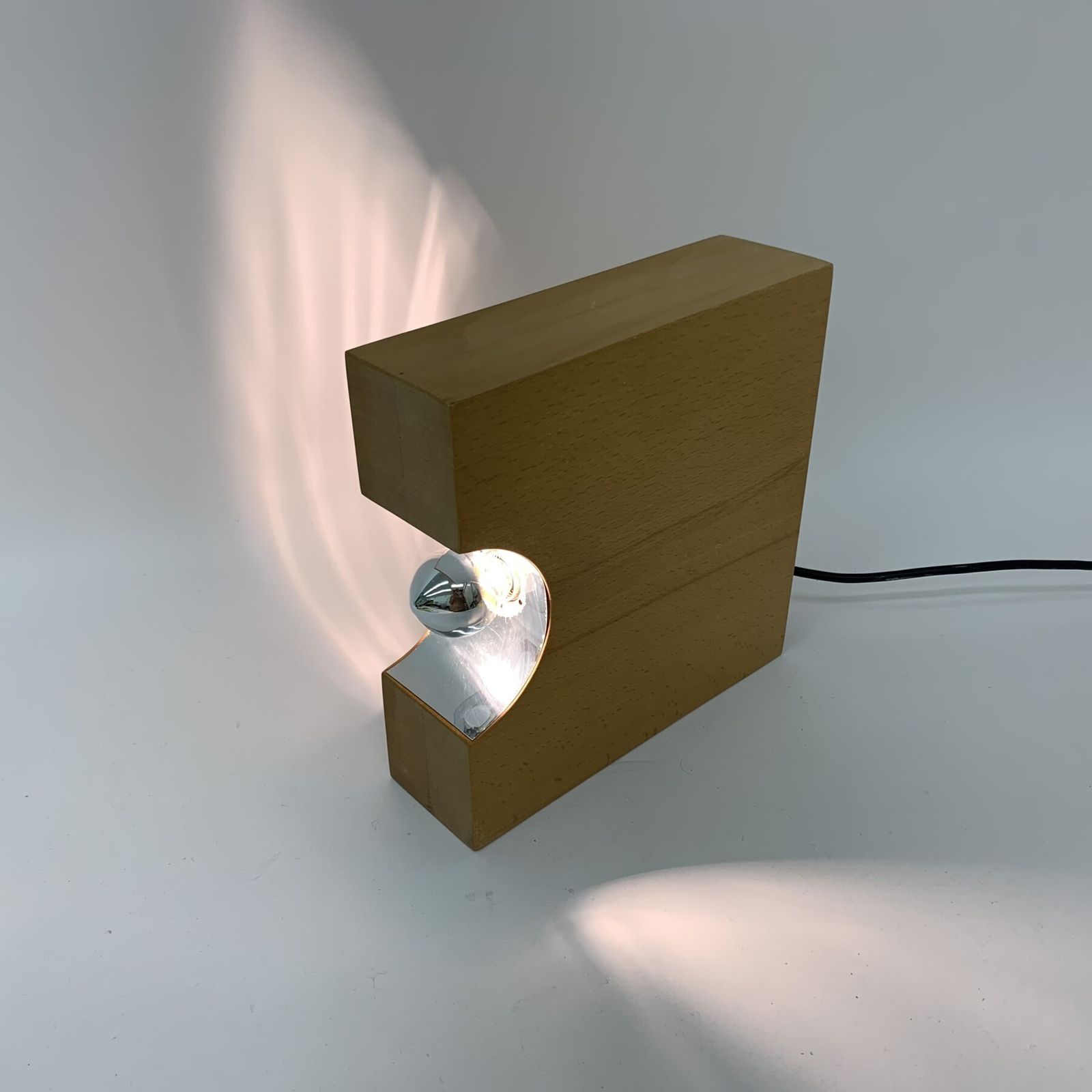 Mid Century Design Tafellamp Van Massief Hout, Jaren 1970, Minimalistisch photo 796.08