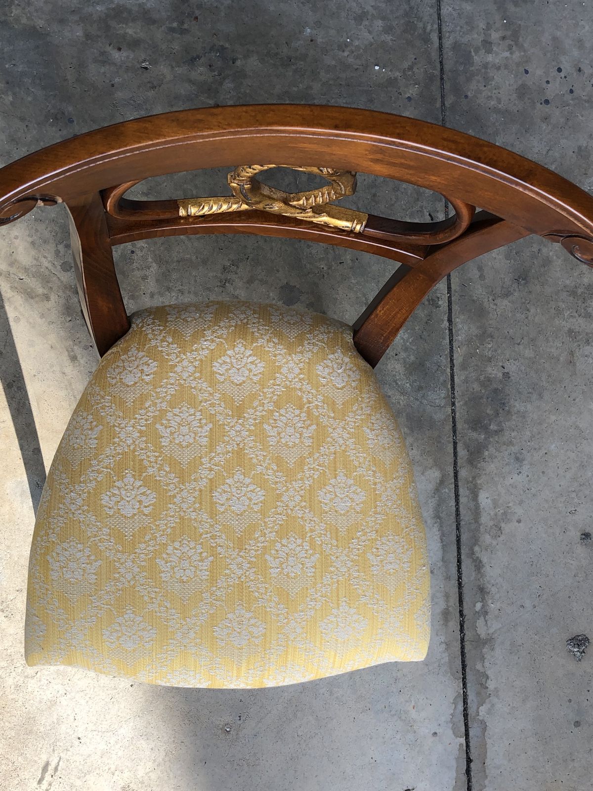 Chair With Carved Snakes, Hight Italian Craftmanship photo vinterior