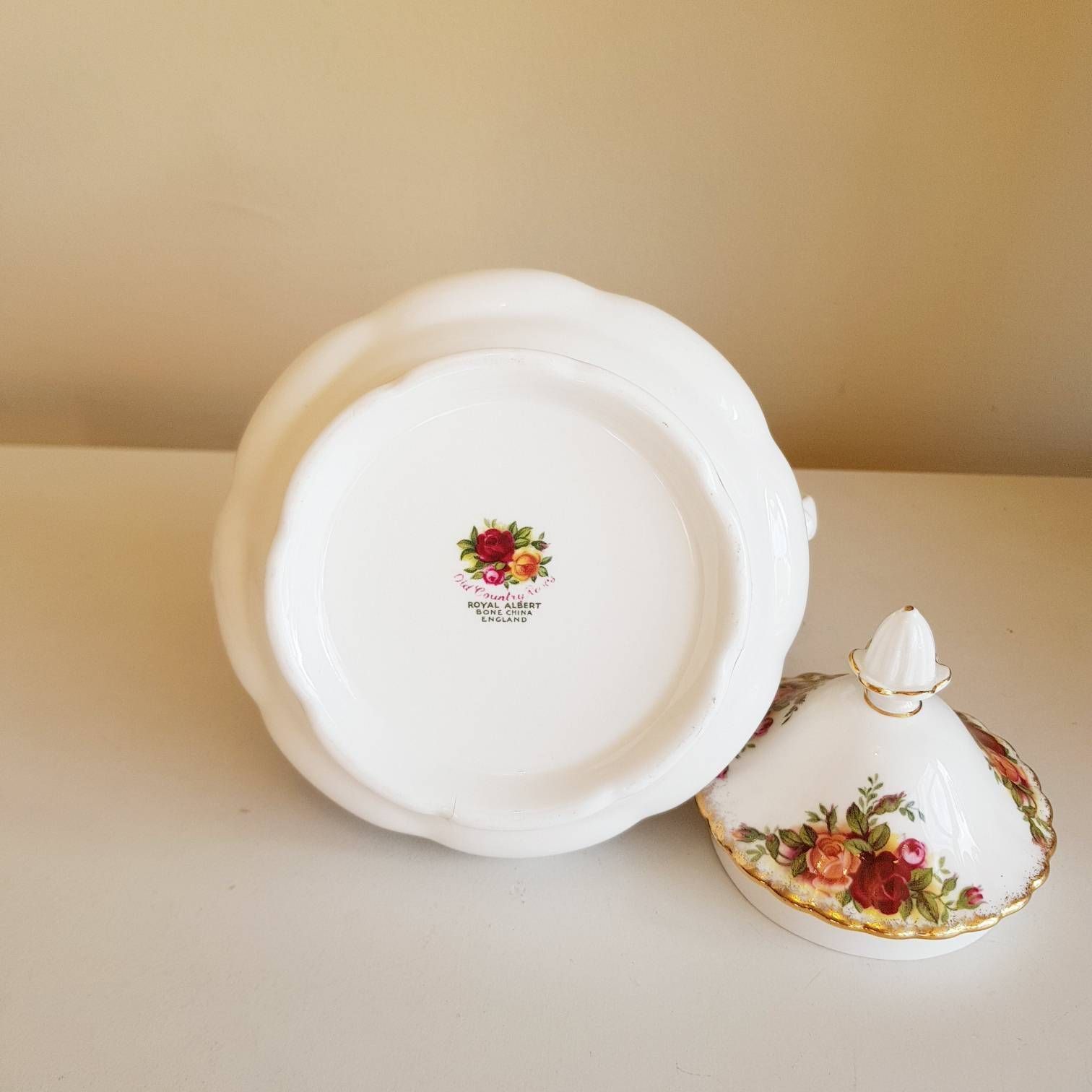 Royal Albert "Old Country Roses" Suikerpot Met Deksel photo vinterior