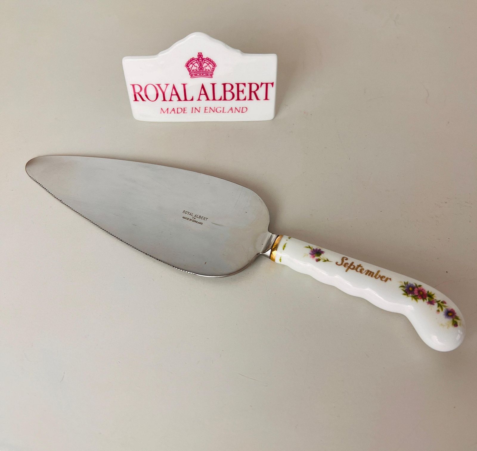 Royal Albert 'September' Taartmes/Pasteimes, Flower Of The Month, Engels Porselein photo furniture